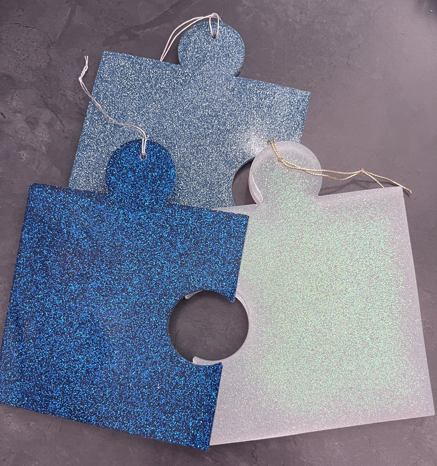 5.5 inch Puzzle Resin Ornaments - PICK A COLOR