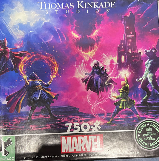 Marvel - Glow in the Dark 750 piece - Ceaco